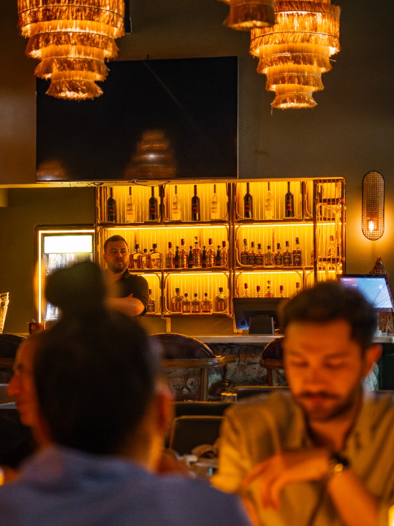 Pusu Yeni Nesil Eğlence Işıklı Bar Tezgahı